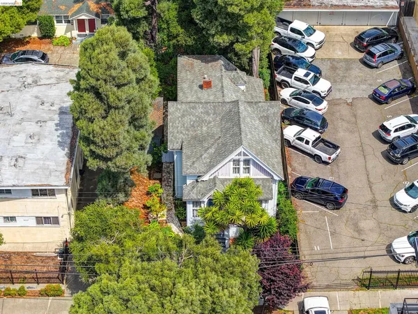 $895,000 | 2009 Berkeley Way, Berkeley, CA 94704