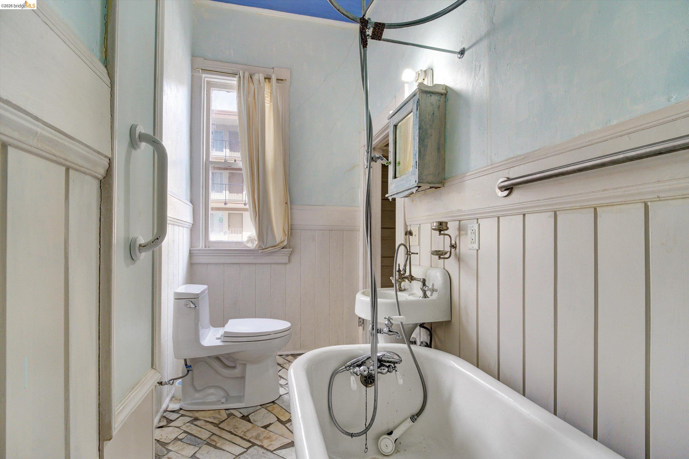 2009 Berkeley Way Berkeley, CA 94704 - Photo 8 of 39