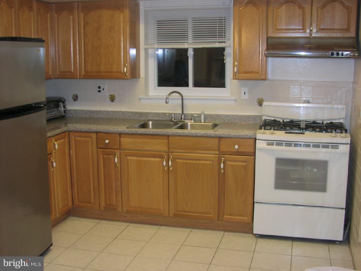 3520 Woodhaven Road Philadelphia, PA 19154 - Photo 2 of 7 Gallery Image 2