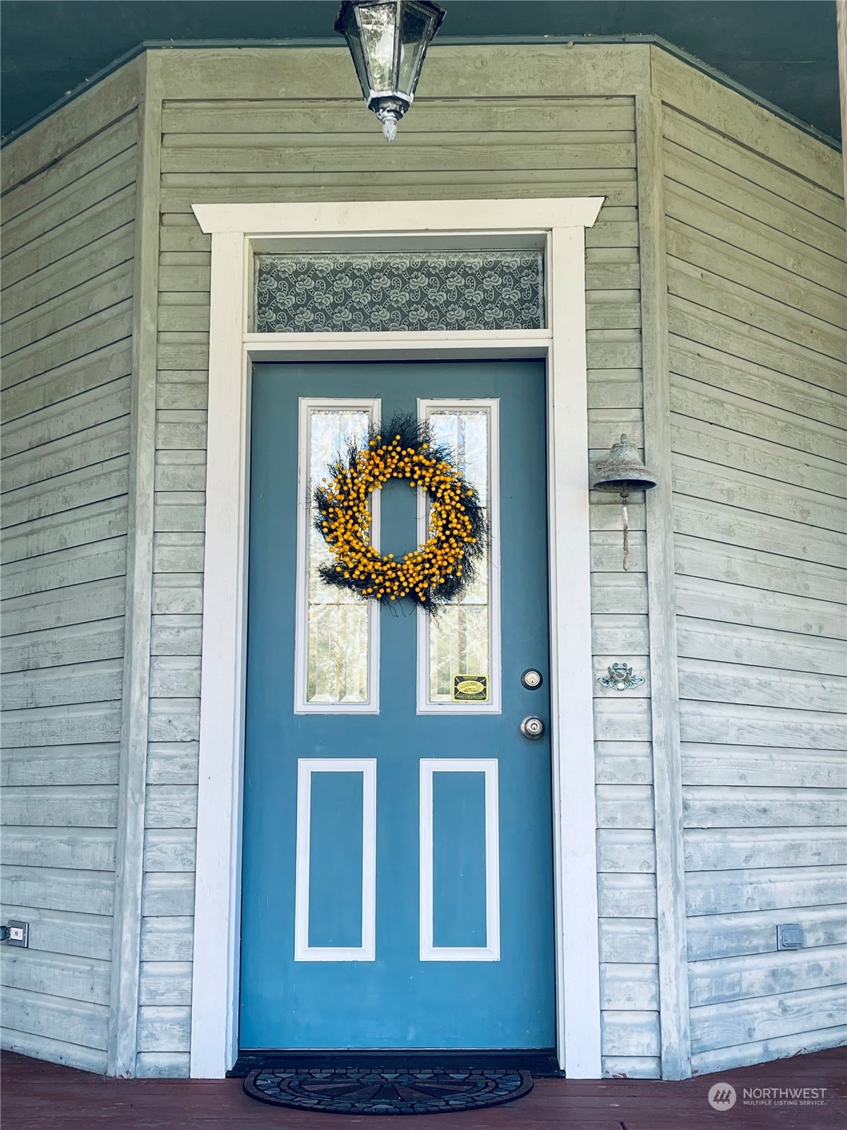 36808 Stackpole Road Oysterville, WA 98641 - Photo 7 of 40 a front view of a house