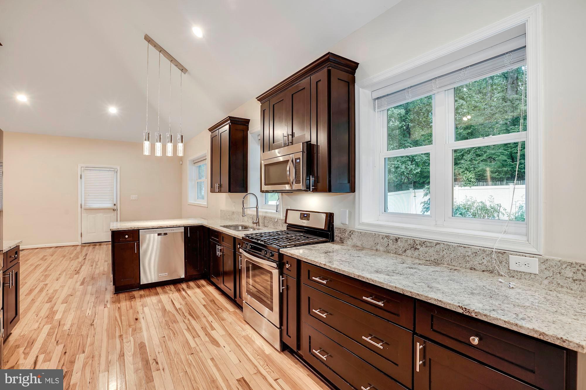 7307 Calamo Street Springfield, VA 22150 - Photo 11 of 45 Gallery Image 11