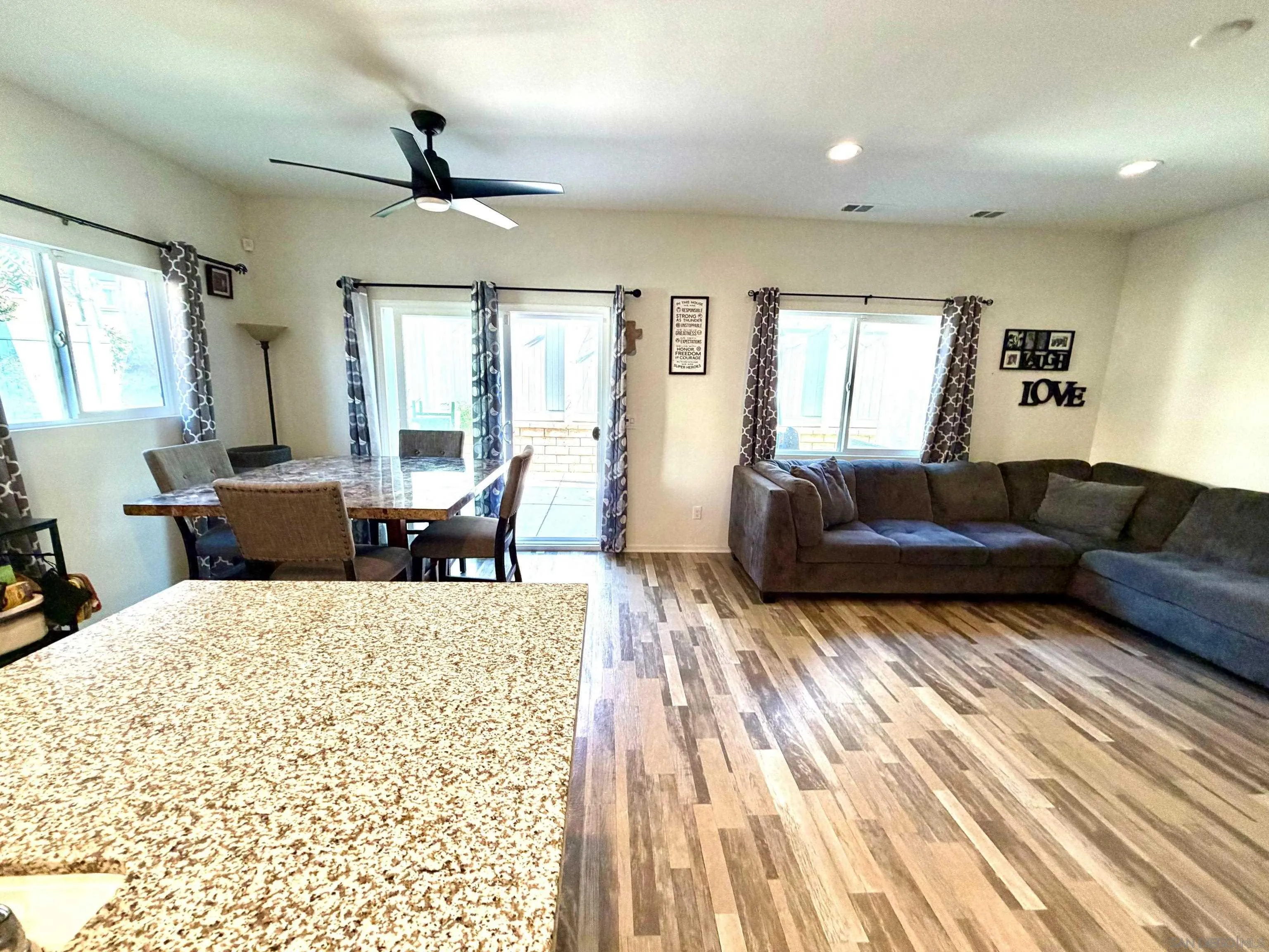 35345 Kinsky Way Fallbrook, CA 92028 - Photo 5 of 23 Gallery Image 5