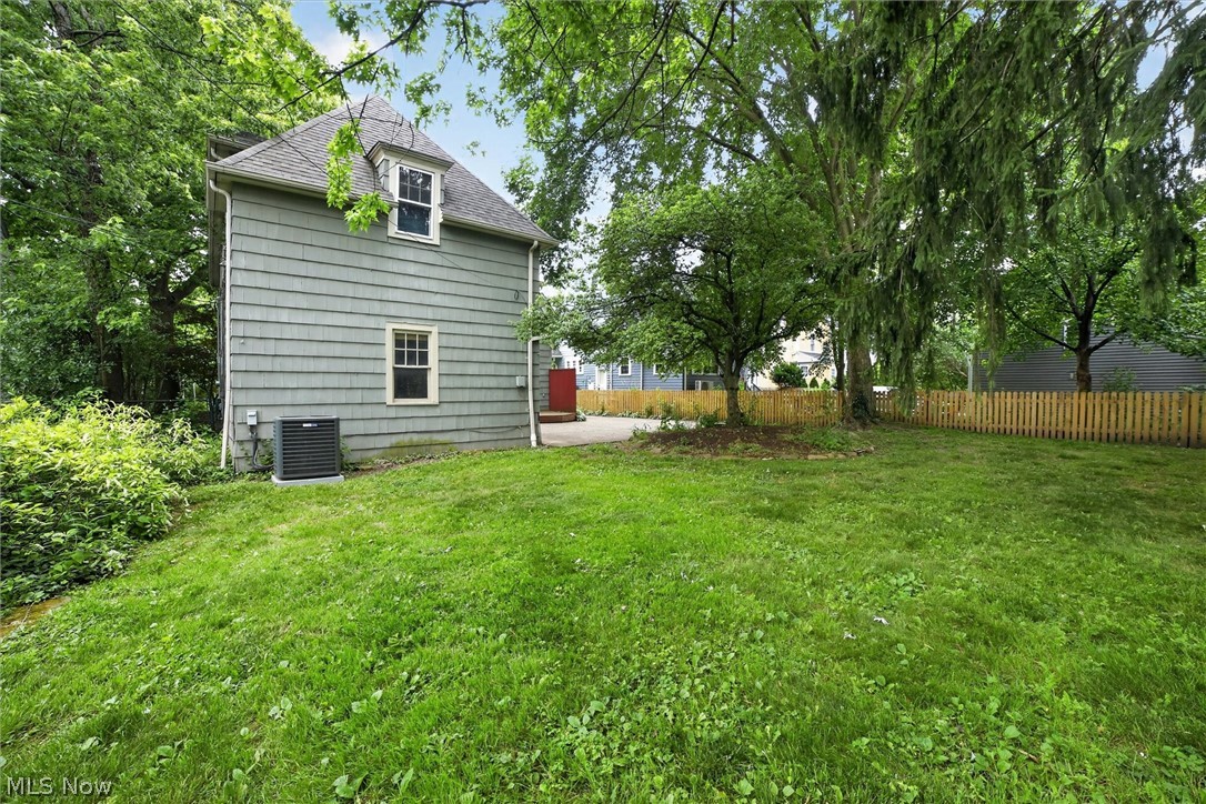 3008 Warrington Road Shaker Heights, OH 44120 - Photo 4 of 47