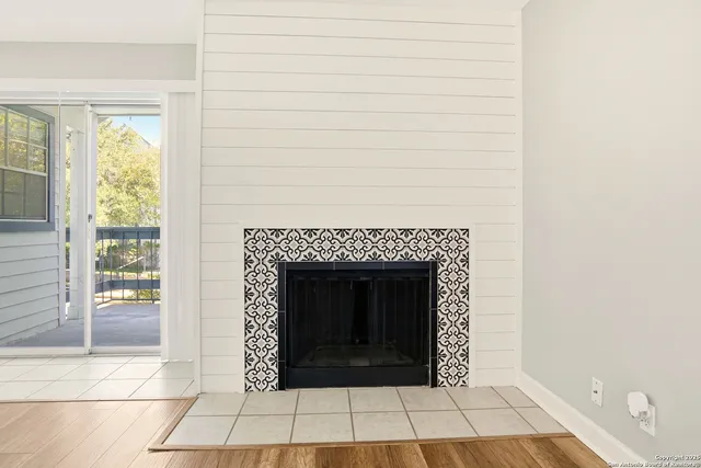 a close view of a fireplace in a room