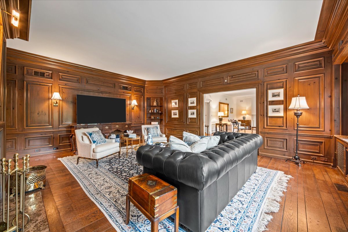 675 East Woodland Road Lake Forest, IL 60045 - Photo 17 of 54