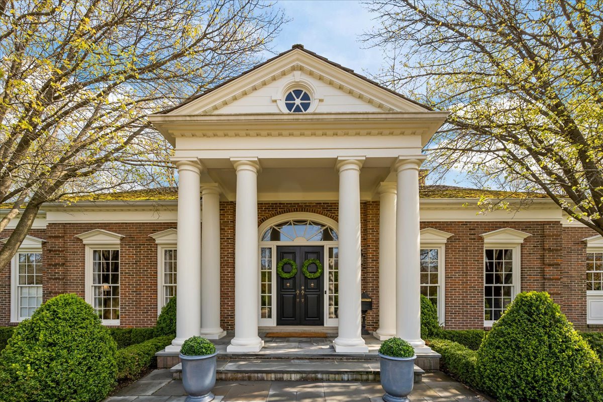 675 East Woodland Road Lake Forest, IL 60045 - Photo 2 of 54