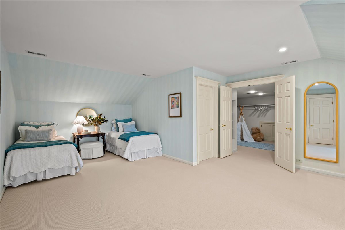 675 East Woodland Road Lake Forest, IL 60045 - Photo 28 of 54