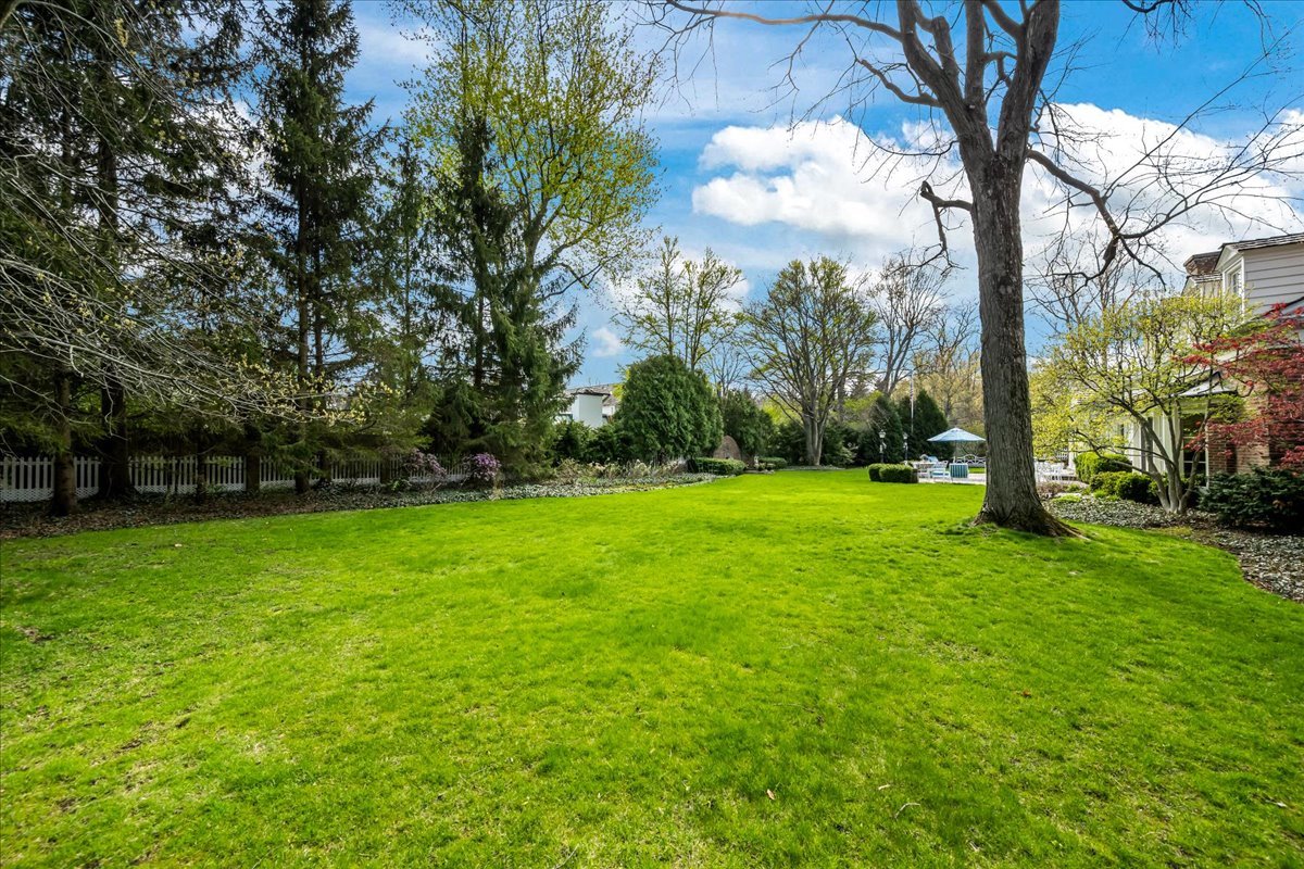 675 East Woodland Road Lake Forest, IL 60045 - Photo 47 of 54