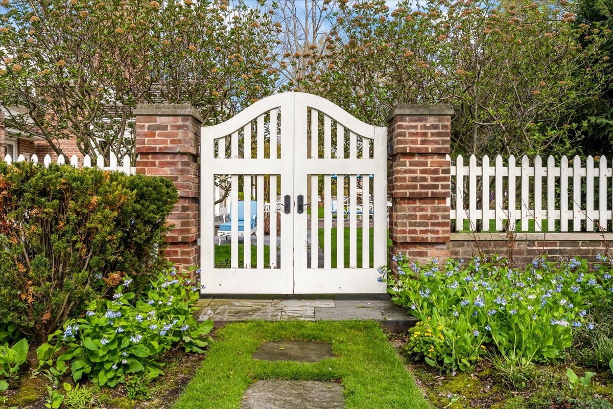 675 East Woodland Road Lake Forest, IL 60045 - Photo 48 of 54