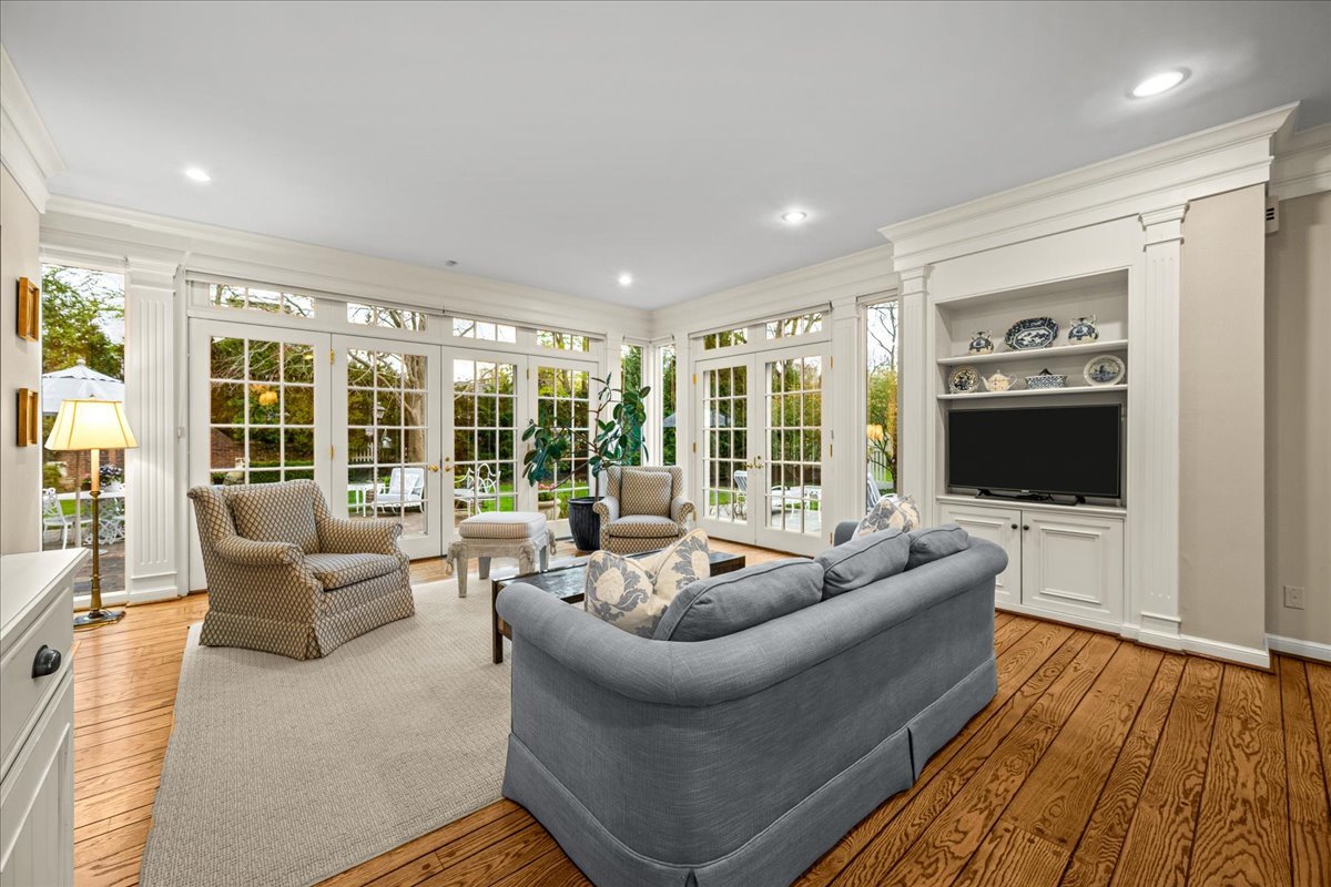 675 East Woodland Road Lake Forest, IL 60045 - Photo 6 of 54