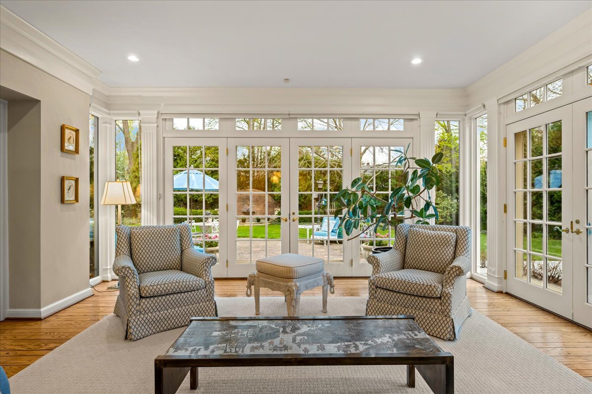 675 East Woodland Road Lake Forest, IL 60045 - Photo 7 of 54