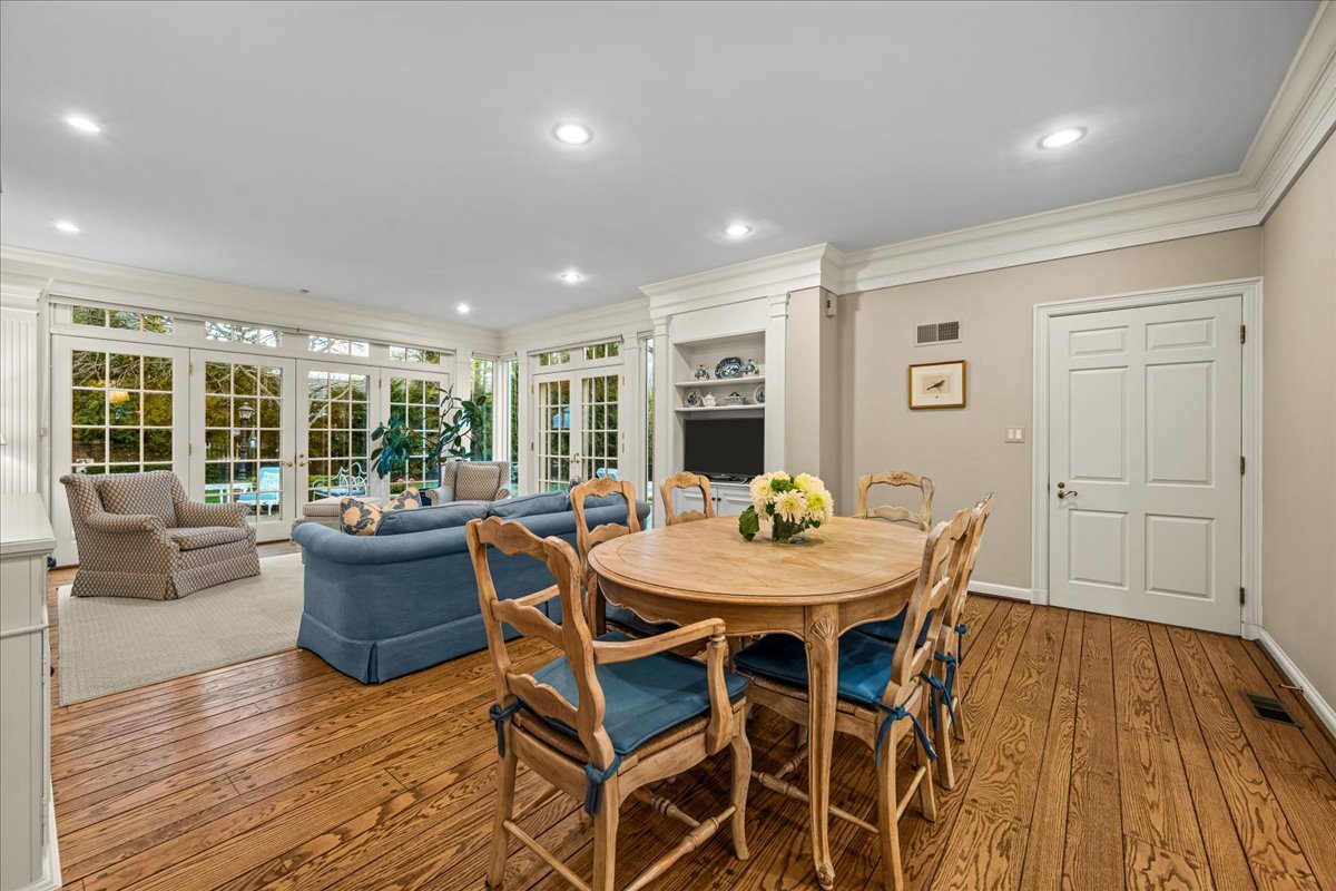 675 East Woodland Road Lake Forest, IL 60045 - Photo 9 of 54