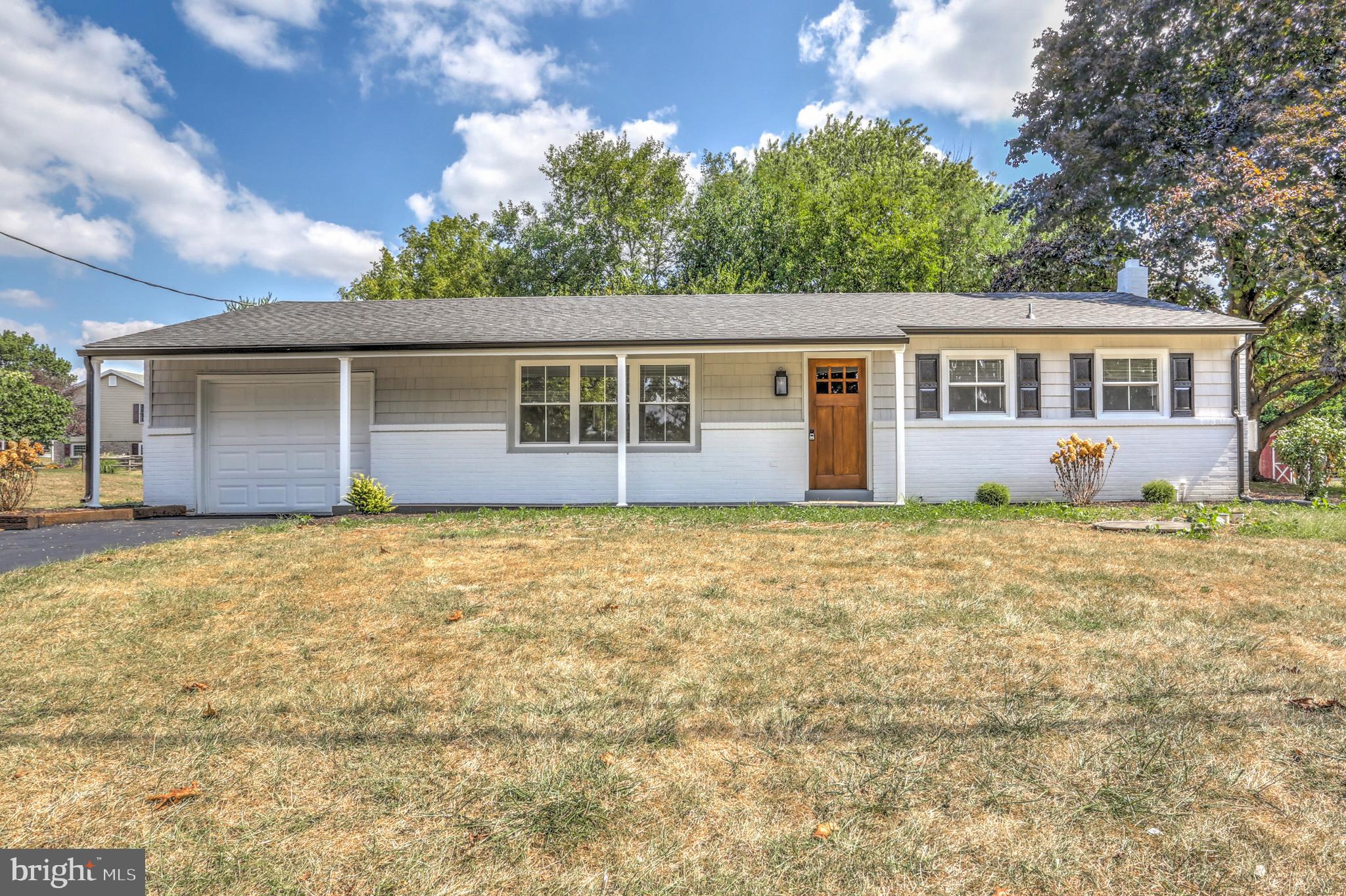 31 Farmland Road Leola, PA 17540 - Photo 1 of 28 Gallery Image 1