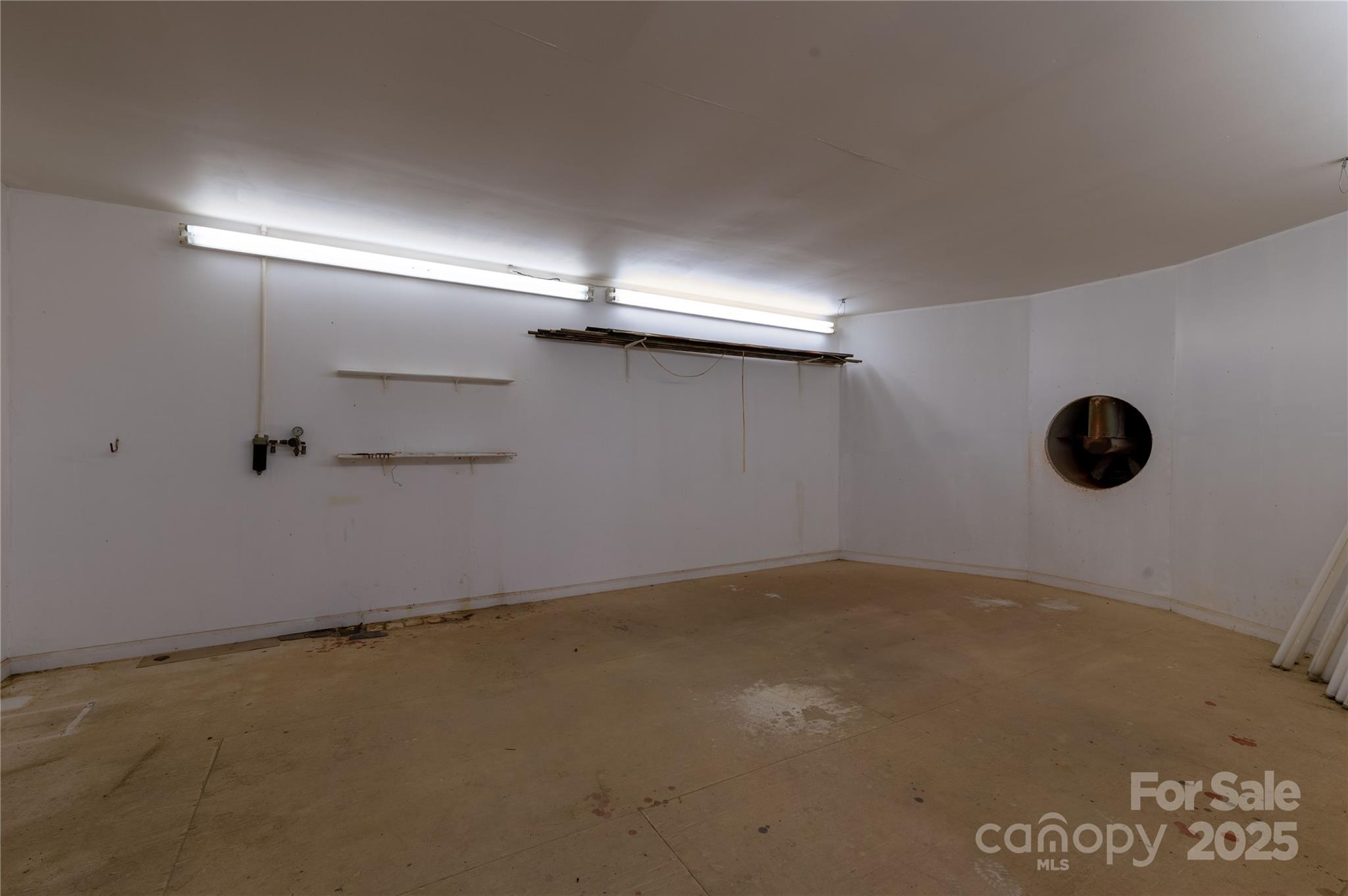 7825 Buck Creek Road Marion, NC 28752 - Photo 46 of 48 a view of an empty room