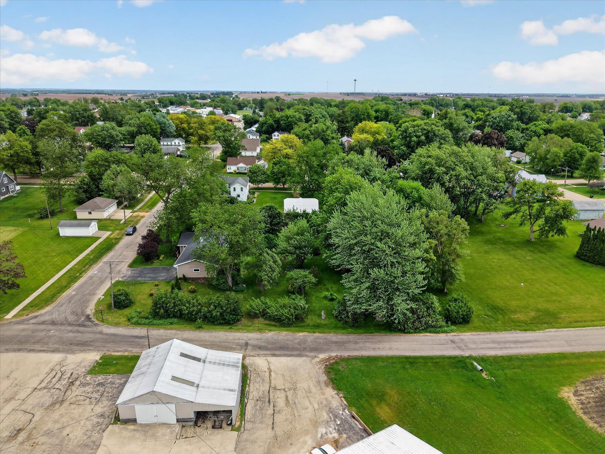 405 West Cherry Street Forreston, IL 61030 - Photo 37 of 40