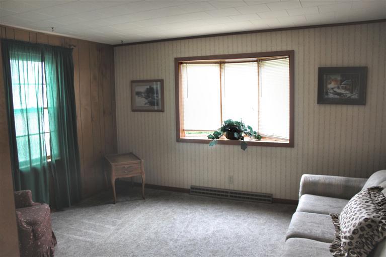 2516 North 3rd Street Clinton, IA 52732 - Photo 6 of 17 Gallery Image 6