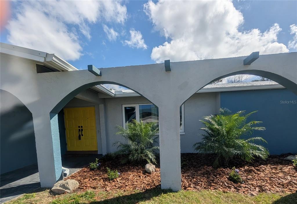 4723 114th Street North Madeira Beach, FL 33708 - Photo 2 of 38