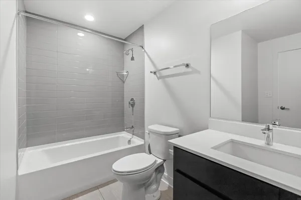 $2,811 | 500 North Northwest Highway, Unit 113, Park Ridge, IL 60068