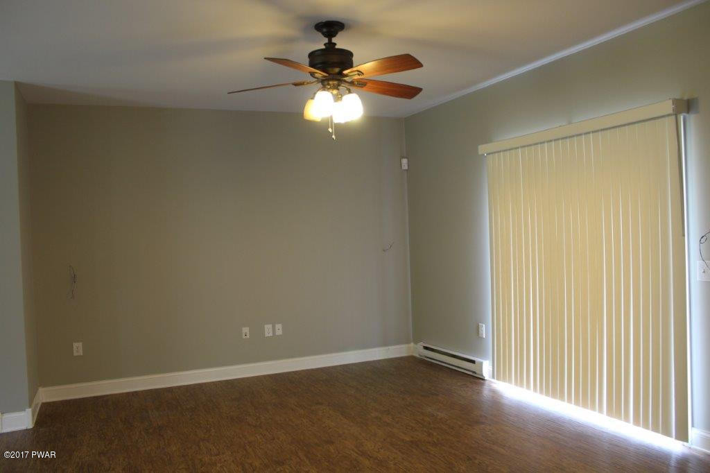 129 Oak Hill Road Hawley, PA 18428 - Photo 5 of 33