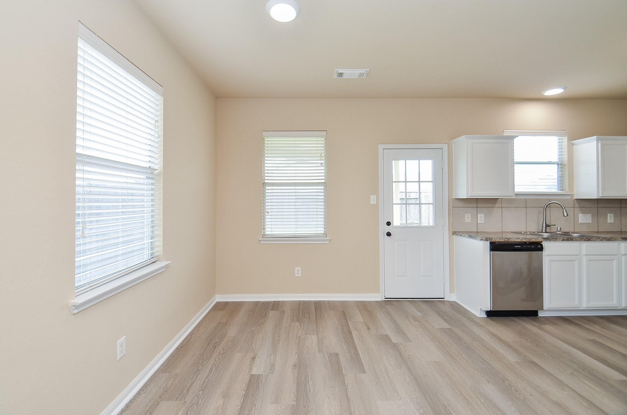 4127 Chablis Ridge Court Katy, TX 77449 - Photo 15 of 32