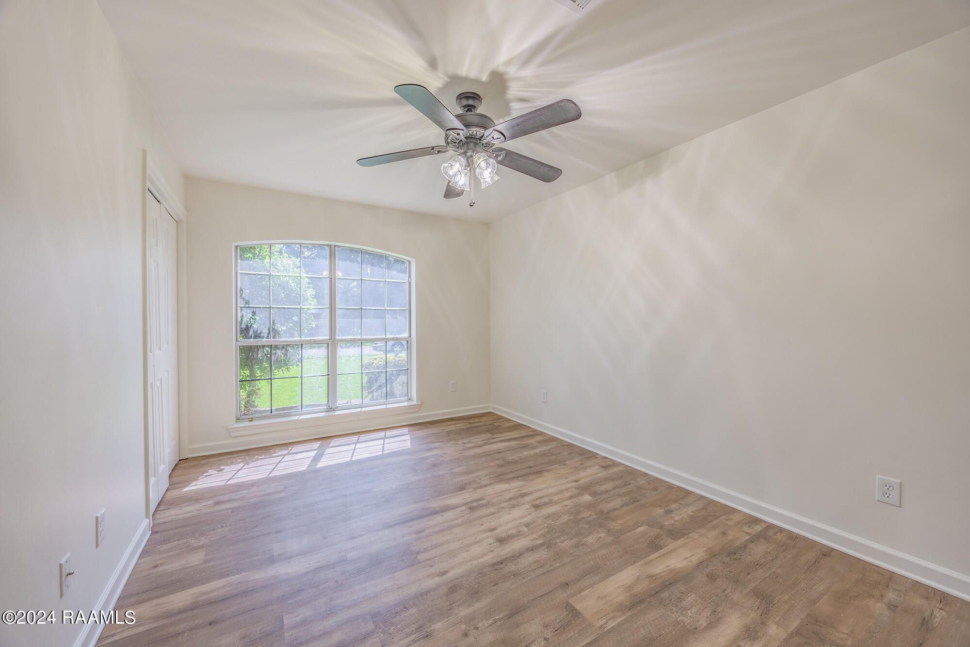 305 Rue Colombe Carencro, LA 70520 - Photo 21 of 33 Guest Bathroom 1_