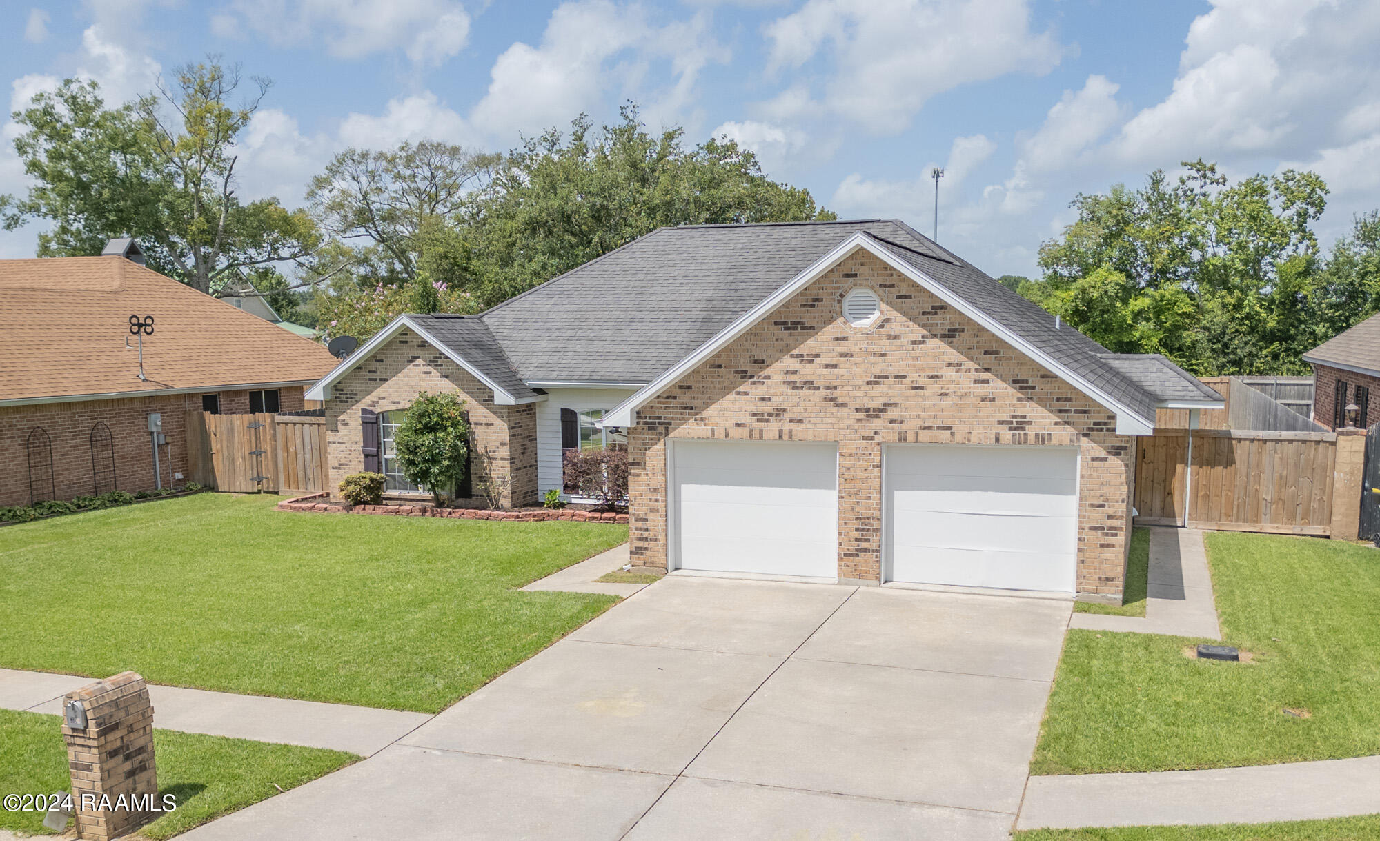 305 Rue Colombe Carencro, LA 70520 - Photo 3 of 33 Front Of House Right 1