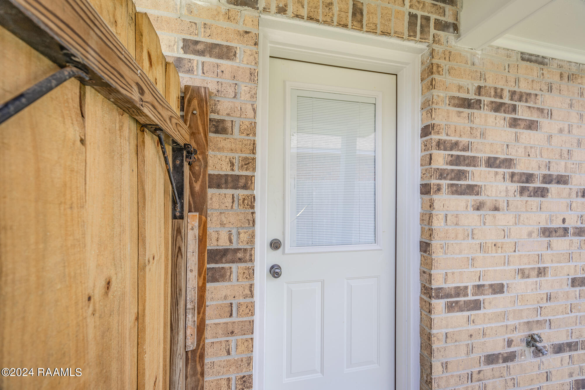 305 Rue Colombe Carencro, LA 70520 - Photo 31 of 33 Side Entrance Way_