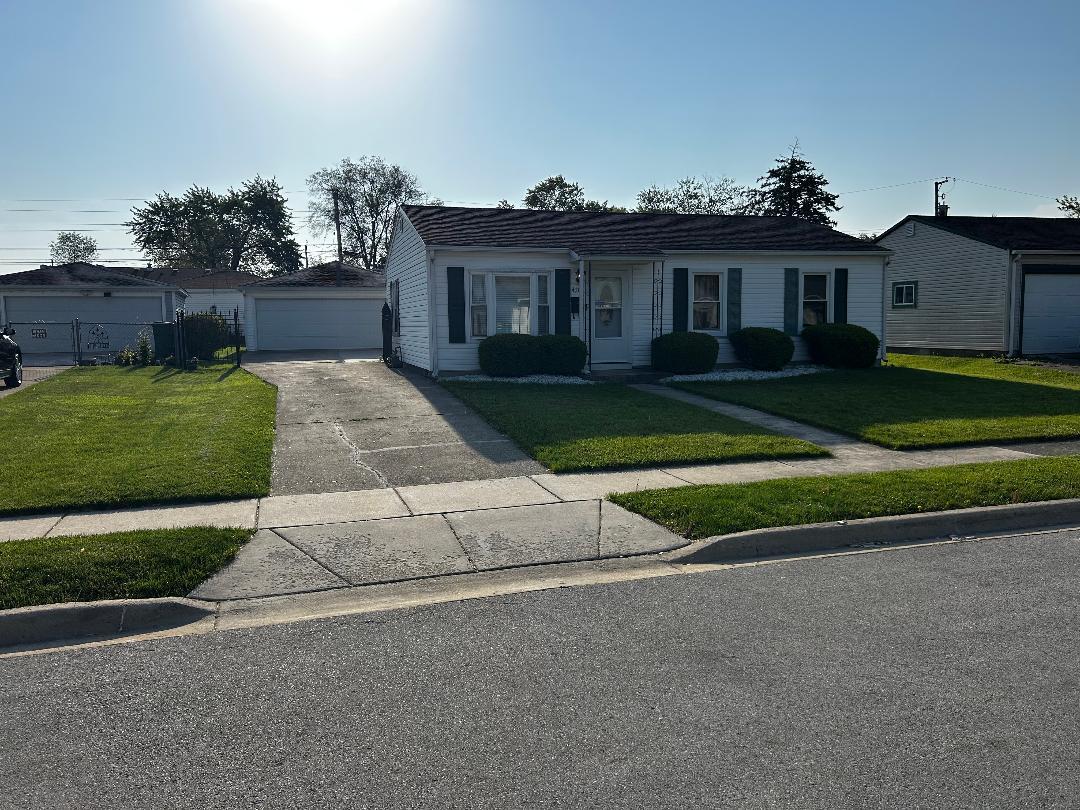 411 Kenyon Avenue Romeoville, IL 60446 - Photo 1 of 2 Gallery Image 1