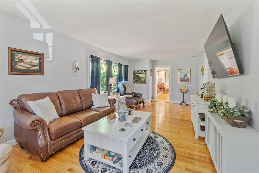 10 Flash Road North Reading, MA 01864 - Photo 3 of 16