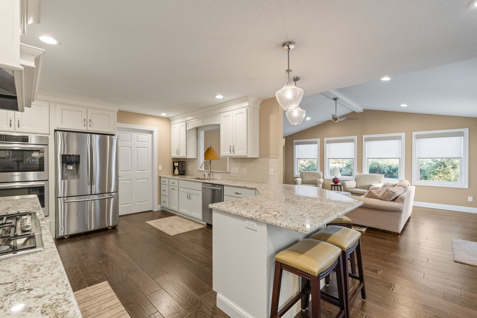 1955 Plum Tree Road Bettendorf, IA 52722 - Photo 11 of 45