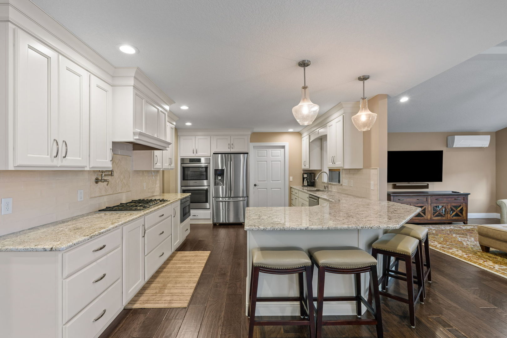 1955 Plum Tree Road Bettendorf, IA 52722 - Photo 12 of 45