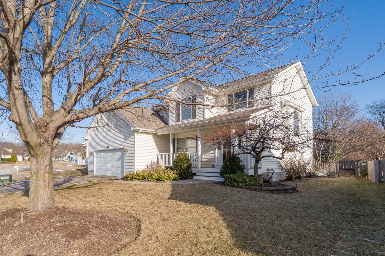 1955 Plum Tree Road Bettendorf, IA 52722 - Photo 2 of 45