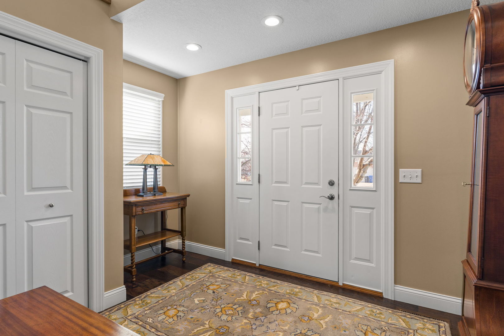 1955 Plum Tree Road Bettendorf, IA 52722 - Photo 3 of 45