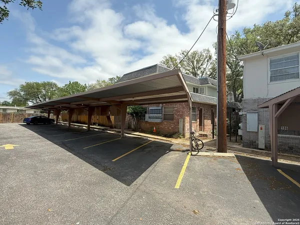 $950 | 2811 Woodbury Drive, Unit 301, San Antonio, TX 78217