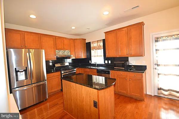 $2,950 | 44071 Eastgate View Drive, Chantilly, VA 20152