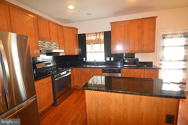 $2,950 | 44071 Eastgate View Drive, Chantilly, VA 20152