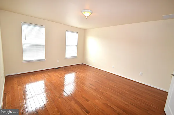$2,950 | 44071 Eastgate View Drive, Chantilly, VA 20152