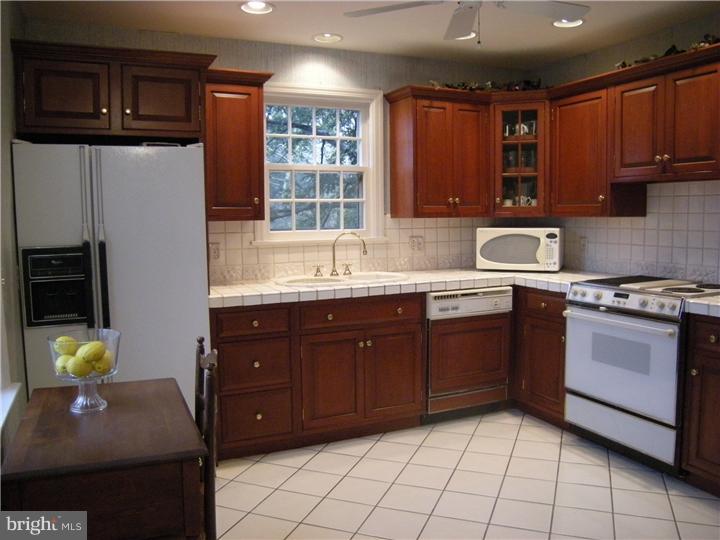 1237 Pine Grove Road Yardley, PA 19067 - Photo 3 of 14 Gallery Image 3