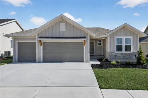 $569,900 | 17120 West 168th Place, Olathe, KS 66062