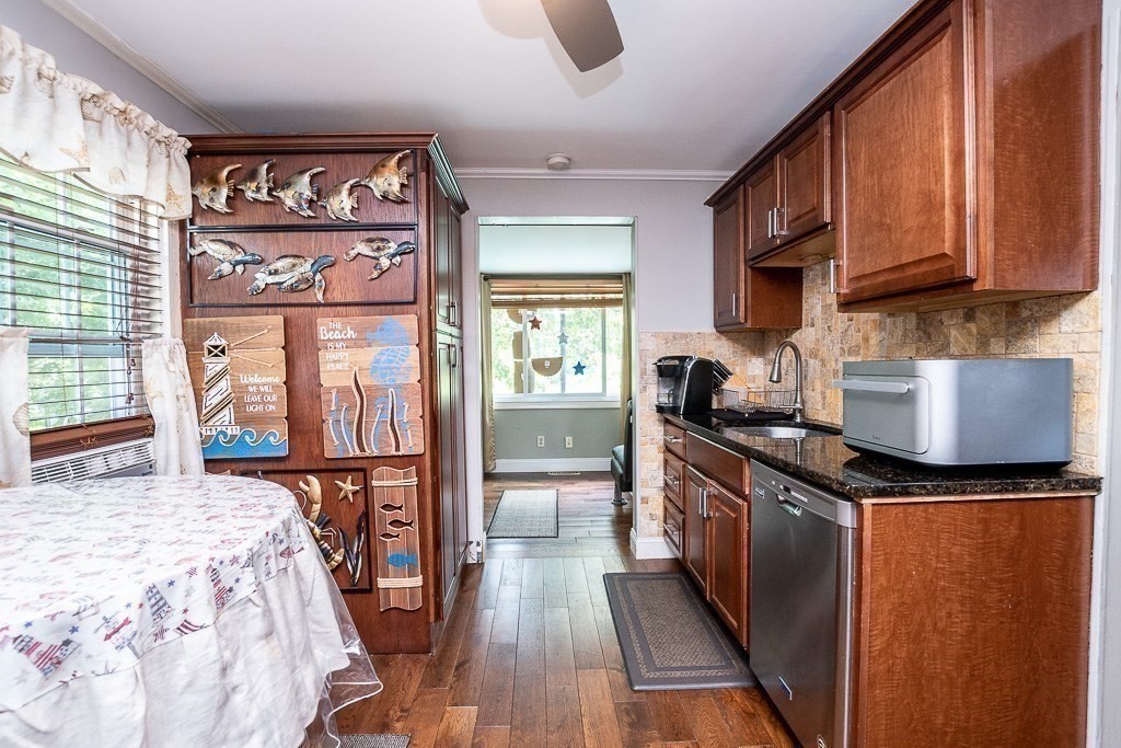 17 Graham Street Wareham, MA 02571 - Photo 8 of 38 Gallery Image 8