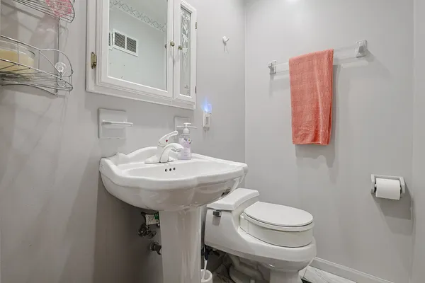 $479,900 | 9714 Kedvale Avenue, Skokie, IL 60076