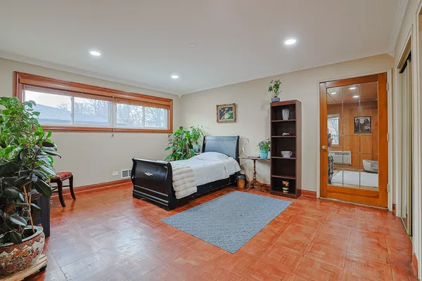 $479,900 | 9714 Kedvale Avenue, Skokie, IL 60076