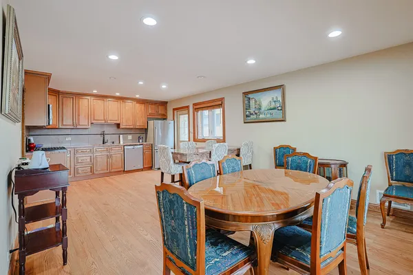 $479,900 | 9714 Kedvale Avenue, Skokie, IL 60076