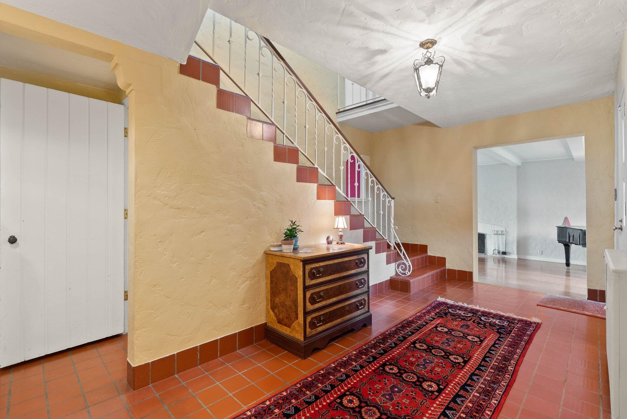 1223 East Overbluff Road Spokane, WA 99203 - Photo 4 of 50 Gallery Image 4