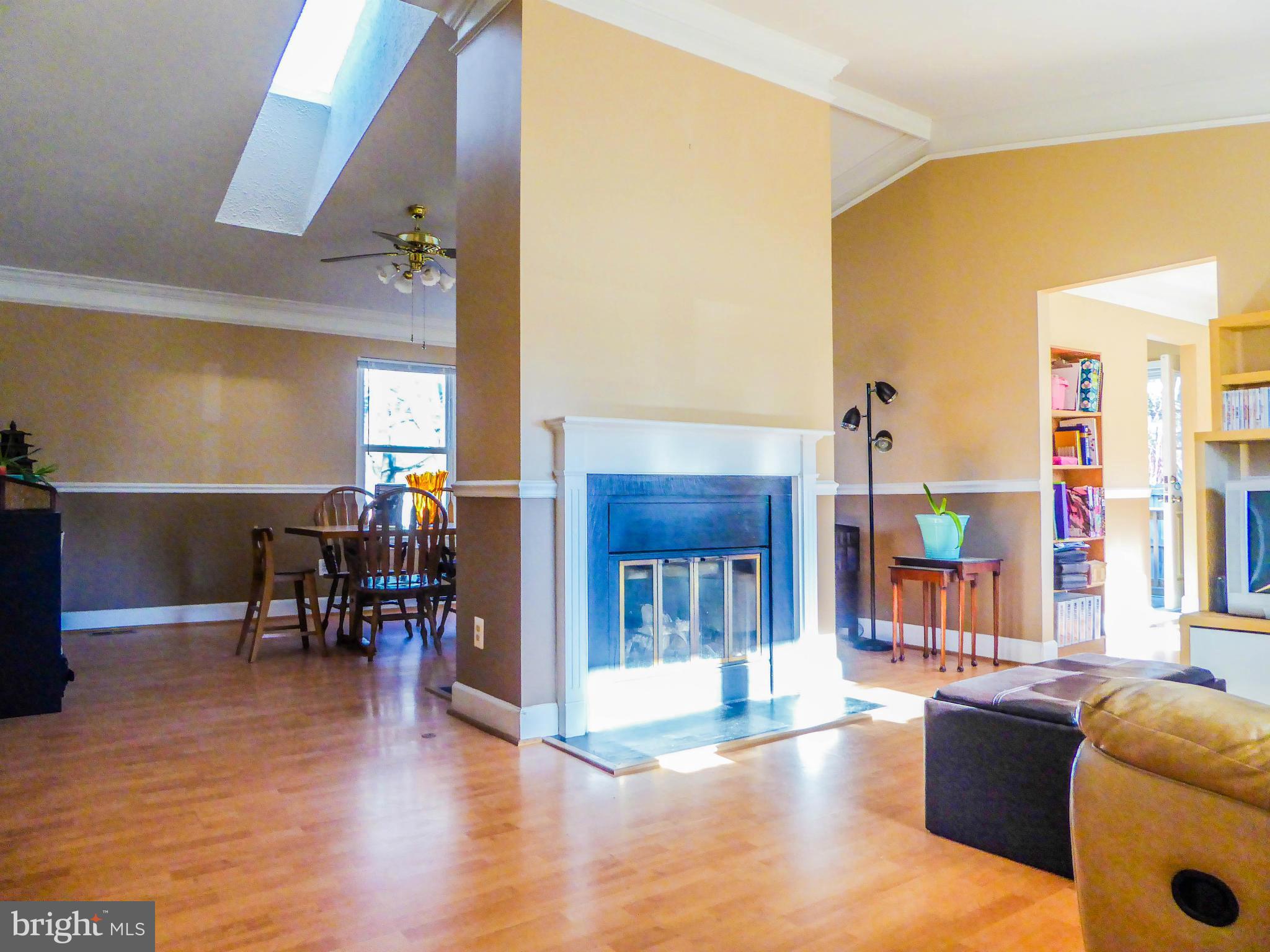 10315 Abbott Road Manassas, VA 20110 - Photo 3 of 26 Living Room