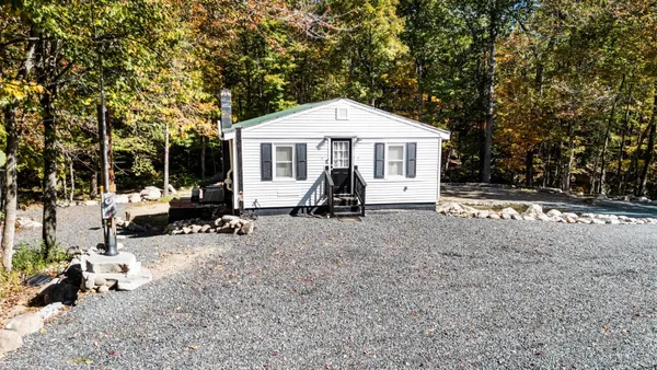 $395,900 | 400 Highway 11, New Durham, NH 03855