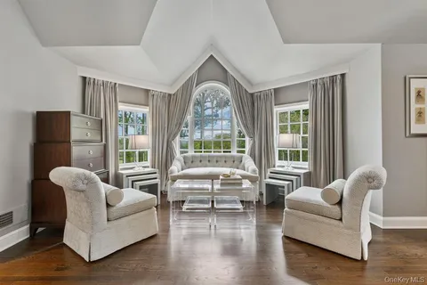 $5,995,000 | 8 Boxwood Lane, Rye, NY 10580