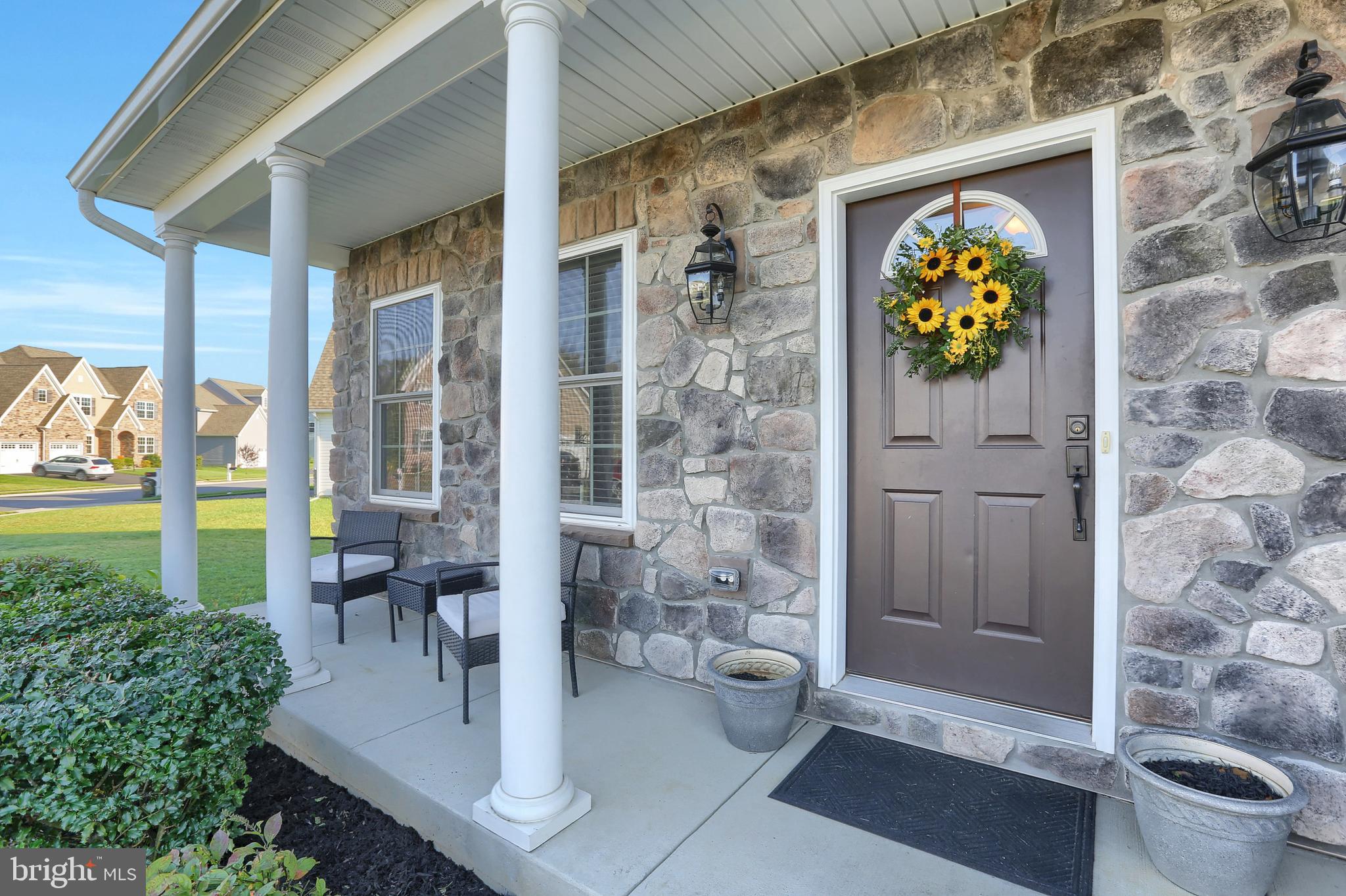 661 Warminster Lane Lititz, PA 17543 - Photo 3 of 41 Gallery Image 3