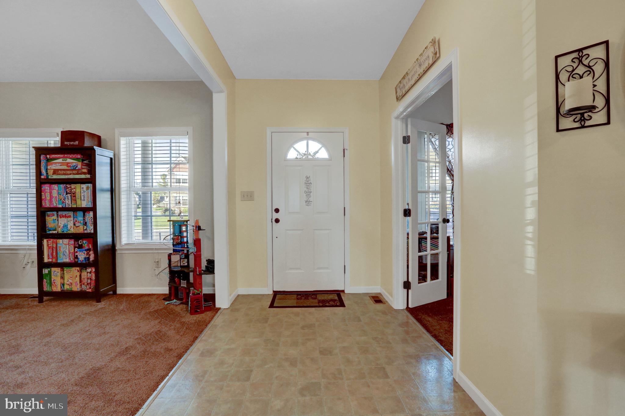 661 Warminster Lane Lititz, PA 17543 - Photo 4 of 41 Gallery Image 4