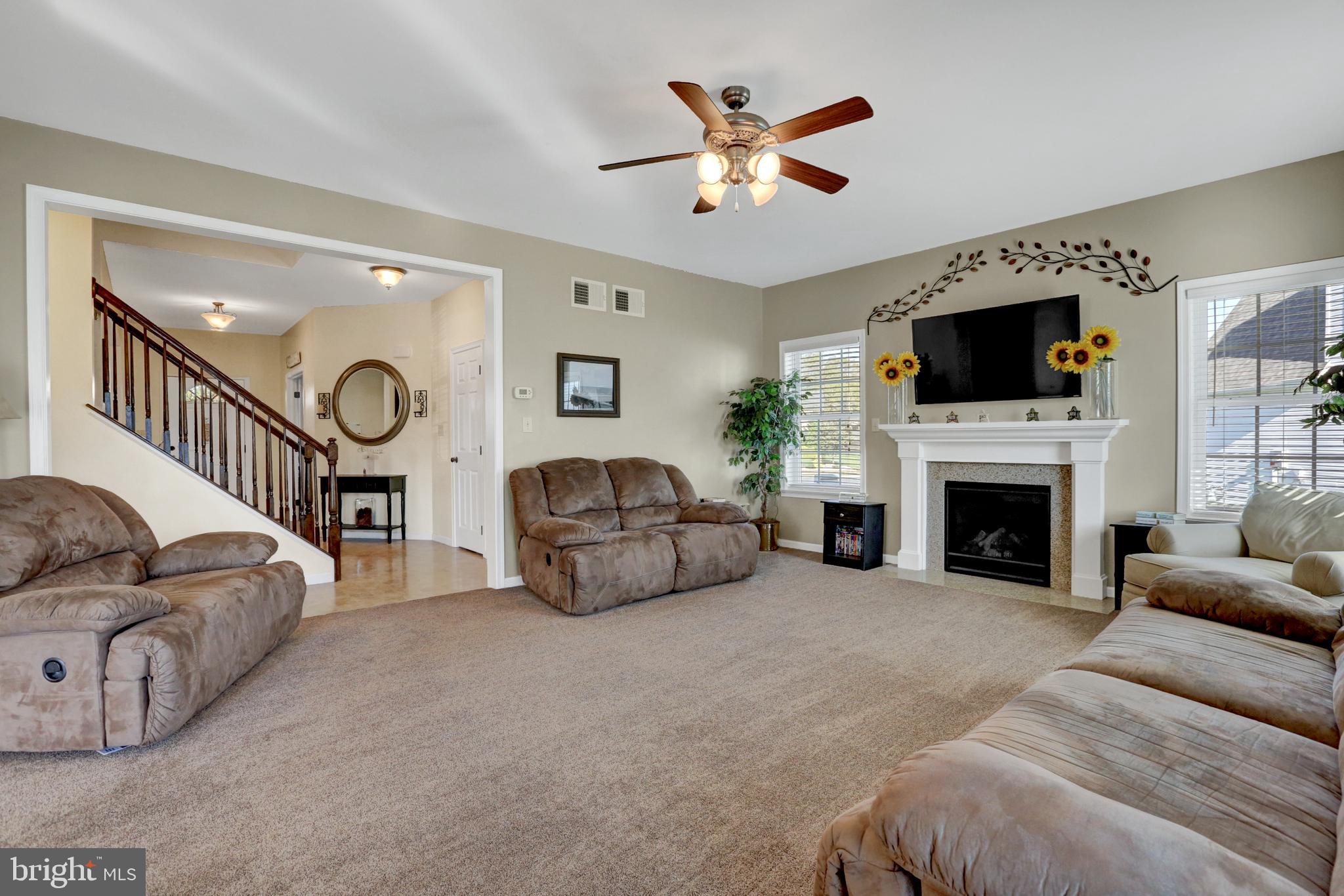 661 Warminster Lane Lititz, PA 17543 - Photo 5 of 41 Gallery Image 5